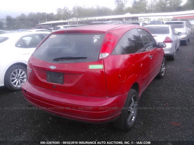 1FAHP31N77W192363 - 2007 FORD FOCUS ZX3/S/SE/SES RED photo 4
