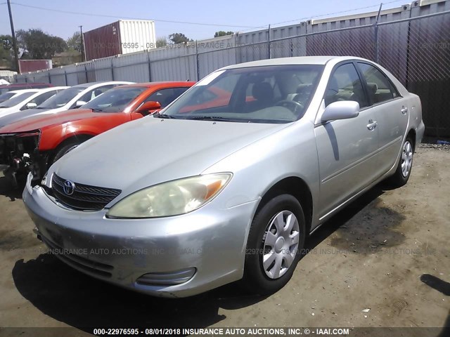 JTDBE32K430238979 - 2003 TOYOTA CAMRY LE/XLE SILVER photo 2