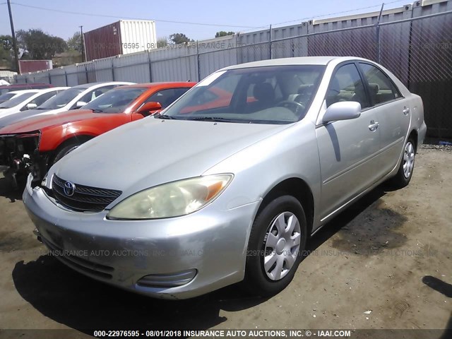 JTDBE32K430238979 - 2003 TOYOTA CAMRY LE/XLE 银色 照片 2