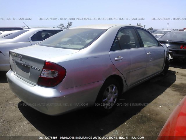 JTDBE32K430238979 - 2003 TOYOTA CAMRY LE/XLE 银色 照片 4