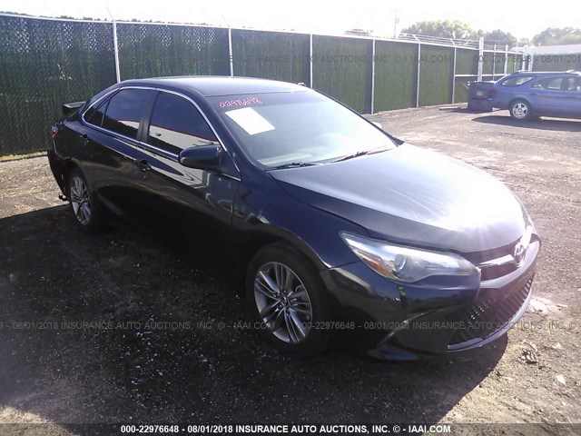 4T1BF1FK7FU054608 - 2015 TOYOTA CAMRY LE/XLE/SE/XSE GREEN photo 1