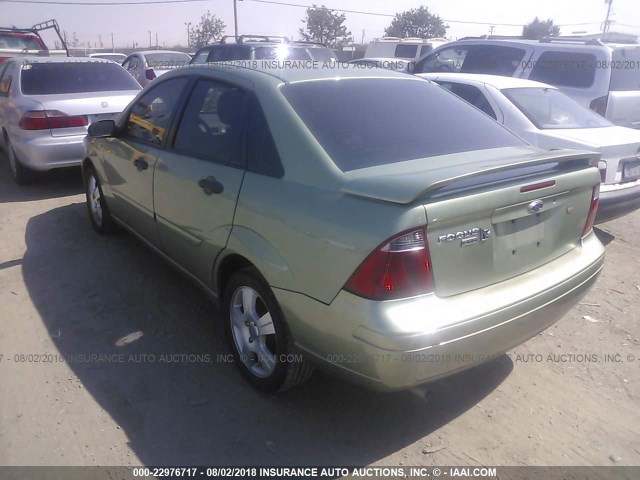 1FAHP34N17W114219 - 2007 FORD FOCUS ZX4/S/SE/SES GREEN photo 3