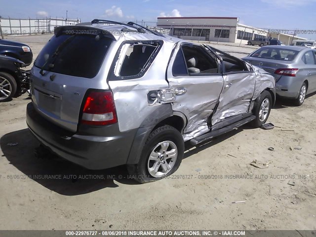 KNDJD733755428908 - 2005 KIA SORENTO EX/LX SILVER photo 4