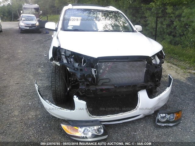 5XYZHDAGXCG096592 - 2012 HYUNDAI SANTA FE SE WHITE photo 6