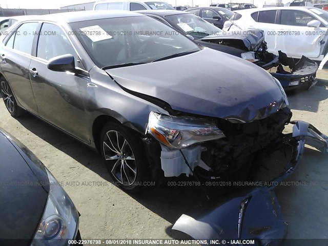 4T1BF1FK5FU957260 - 2015 TOYOTA CAMRY LE/XLE/SE/XSE 灰色 照片 1