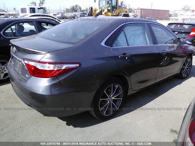 4T1BF1FK5FU957260 - 2015 TOYOTA CAMRY LE/XLE/SE/XSE 灰色 照片 4