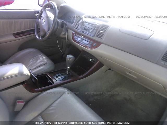 4T1BF30K82U028579 - 2002 TOYOTA CAMRY LE/XLE/SE Bordo foto 5