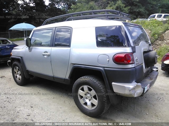 JTEBU11F970035020 - 2007 TOYOTA FJ CRUISER SILVER photo 3