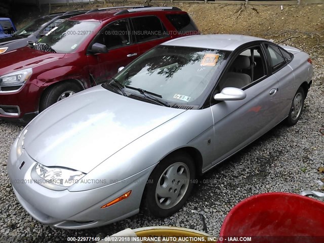 1G8ZY12742Z131294 - 2002 SATURN SC2 SILVER photo 2