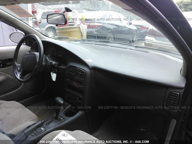 1G8ZY12742Z131294 - 2002 SATURN SC2 SILVER photo 5