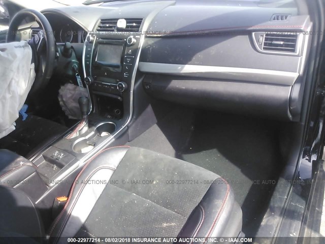 4T1BF1FK3FU929439 - 2015 TOYOTA CAMRY LE/XLE/SE/XSE 黑色 照片 5