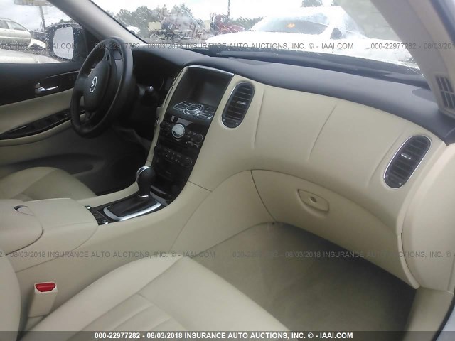 JN1BJ0RR2GM262664 - 2016 INFINITI QX50 WHITE photo 5