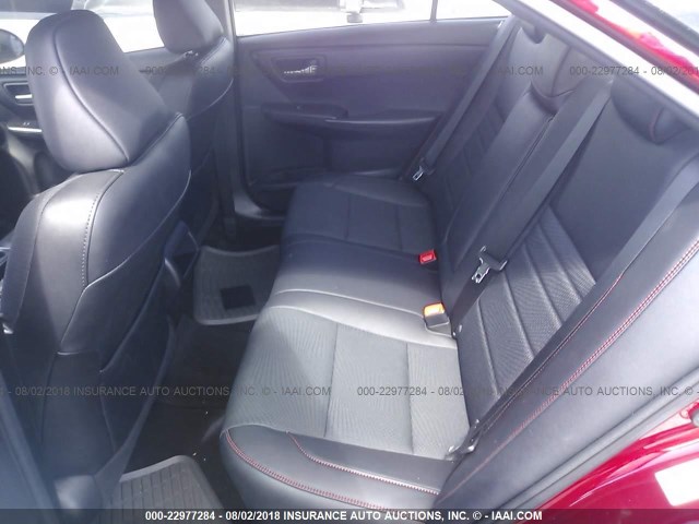 4T1BF1FK6HU737340 - 2017 TOYOTA CAMRY LE/XLE/SE/XSE 红色 照片 8