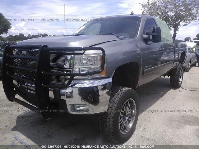 1GCHK23637F503893 - 2007 CHEVROLET SILVERADO K2500 HEAVY DUTY GRAY photo 2
