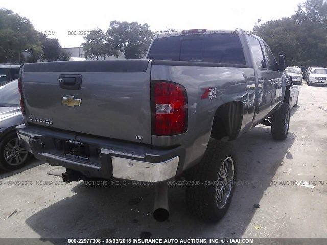 1GCHK23637F503893 - 2007 CHEVROLET SILVERADO K2500 HEAVY DUTY GRAY photo 4