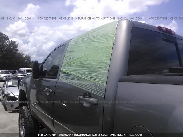 1GCHK23637F503893 - 2007 CHEVROLET SILVERADO K2500 HEAVY DUTY GRAY photo 6