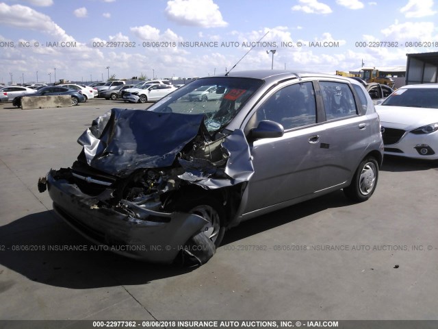 KL1TD66636B634035 - 2006 CHEVROLET AVEO LS GRAY photo 2