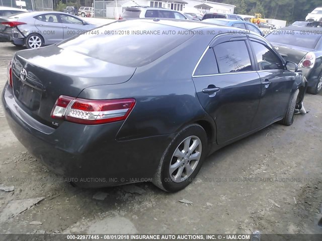 4T1BF3EK7BU621603 - 2011 TOYOTA CAMRY SE/LE/XLE ნაცრისფერი ფოტო 4