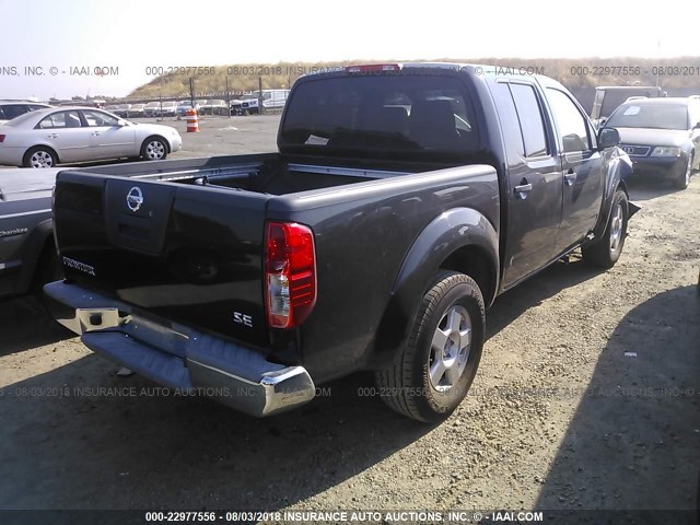 1N6AD07U07C464221 - 2007 NISSAN FRONTIER CREW CAB LE/SE/OFF ROAD BLACK photo 4