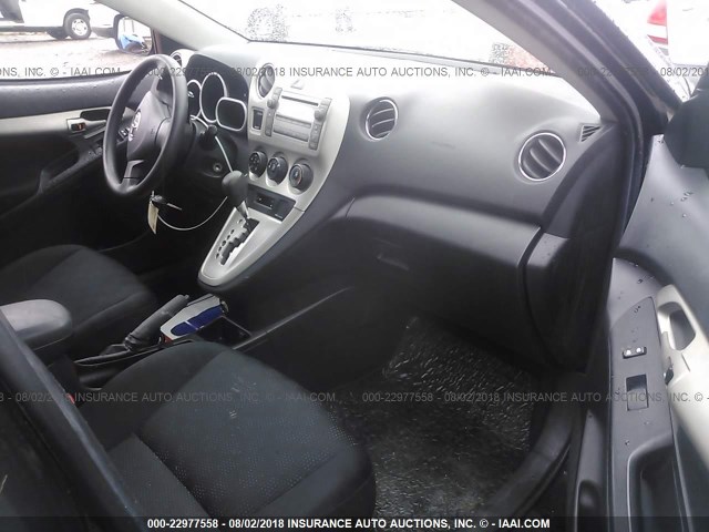 2T1KU4EE2AC192487 - 2010 TOYOTA COROLLA MATRIX  BLACK photo 5