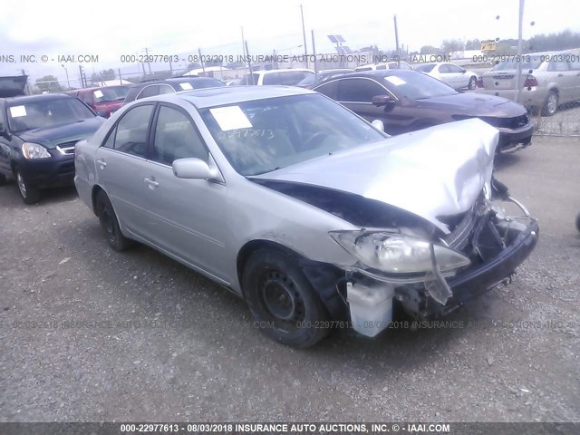 4T1BE32K12U032652 - 2002 TOYOTA CAMRY LE/XLE/SE Gümüş foto 1