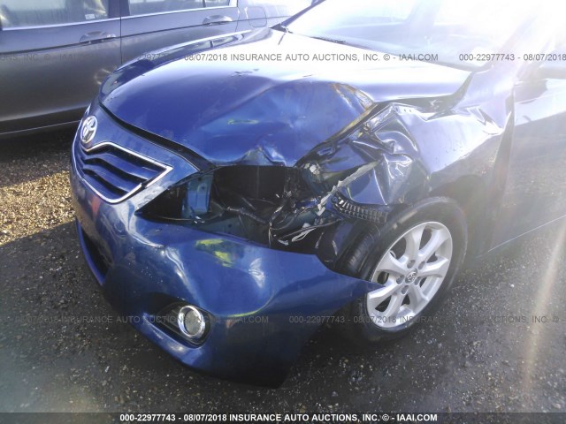 4T1BF3EK2BU713038 - 2011 TOYOTA CAMRY SE/LE/XLE ლურჯი ფოტო 6