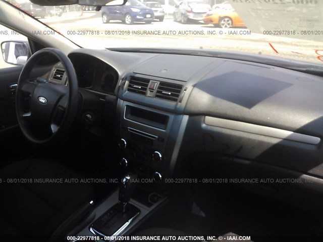 3FAHP0HA5AR333300 - 2010 FORD FUSION SE BLUE photo 5