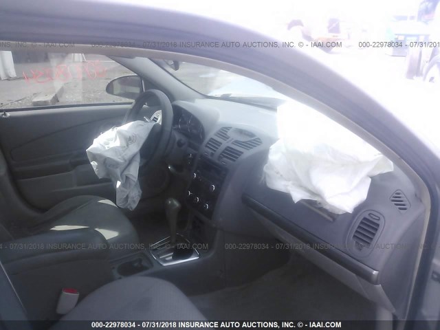 1G1ZS58N28F102352 - 2008 CHEVROLET MALIBU LS SILVER photo 5