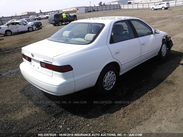 JT2BG22K9X0310780 - 1999 TOYOTA CAMRY LE/XLE WHITE photo 4