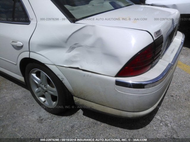 1LNHM87A62Y681818 - 2002 LINCOLN LS 白色 照片 6
