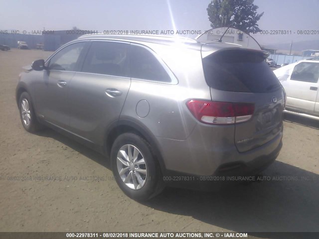 5XYPGDA5XGG141609 - 2016 KIA SORENTO LX/L GRAY photo 3