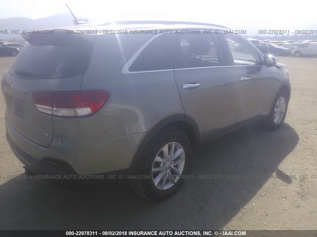 5XYPGDA5XGG141609 - 2016 KIA SORENTO LX/L GRAY photo 4