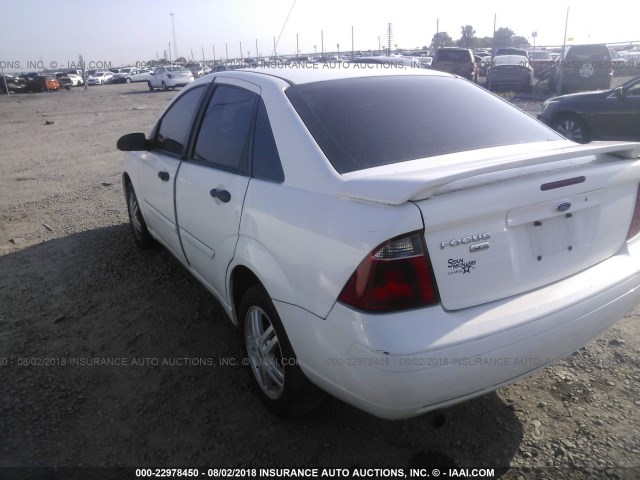 1FAHP34N07W137801 - 2007 FORD FOCUS ZX4/S/SE/SES 白色 照片 3