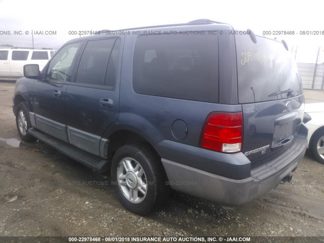 1FMRU15W34LB32524 - 2004 FORD EXPEDITION XLT BLUE photo 3