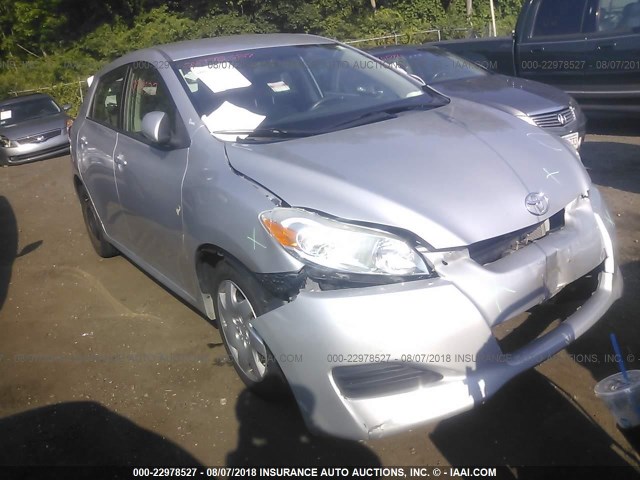 2T1KU4EE5AC247367 - 2010 TOYOTA COROLLA MATRIX  SILVER photo 1