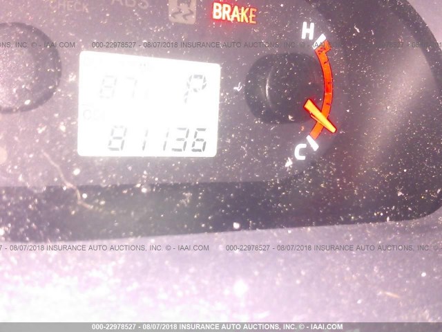 2T1KU4EE5AC247367 - 2010 TOYOTA COROLLA MATRIX  SILVER photo 7