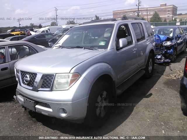 5N1AR18W85C741927 - 2005 NISSAN PATHFINDER LE/SE/XE SILVER photo 2