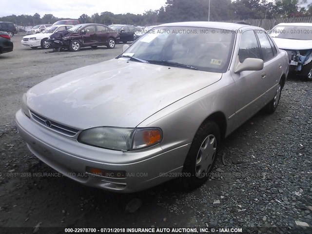 4T1BG12K7TU832775 - 1996 TOYOTA CAMRY DX/LE/XLE GOLD photo 2