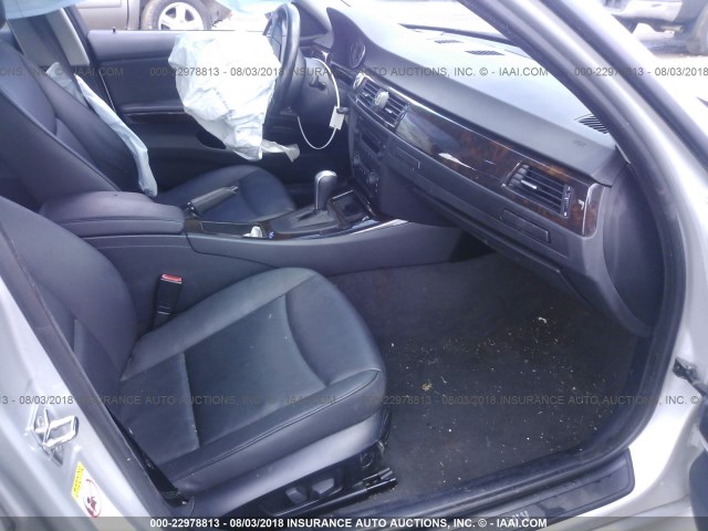 WBAVB17576NK35799 - 2006 BMW 325 I AUTOMATIC SILVER photo 5