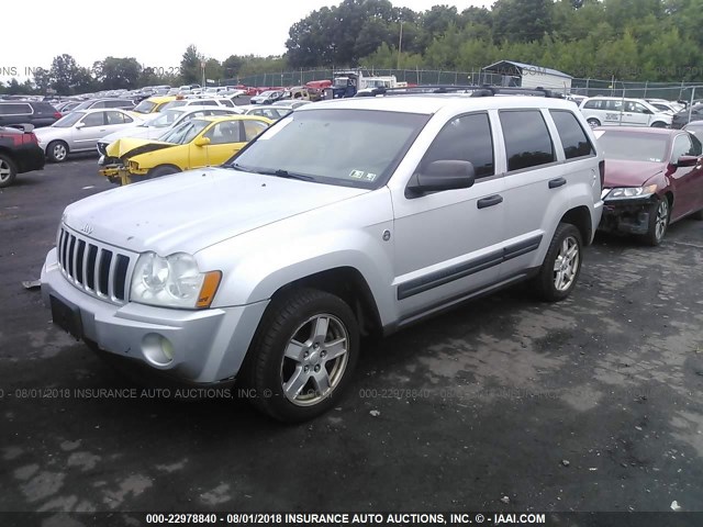 1J4HR48N25C540899 - 2005 JEEP GRAND CHEROKEE LAREDO/COLUMBIA/FREEDOM 银色 照片 2