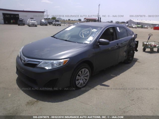 4T4BF1FKXER400672 - 2014 TOYOTA CAMRY L/SE/LE/XLE 灰色 照片 2
