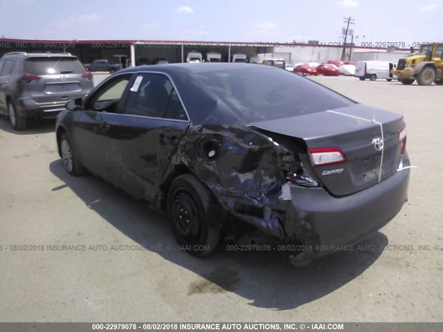 4T4BF1FKXER400672 - 2014 TOYOTA CAMRY L/SE/LE/XLE 灰色 照片 3