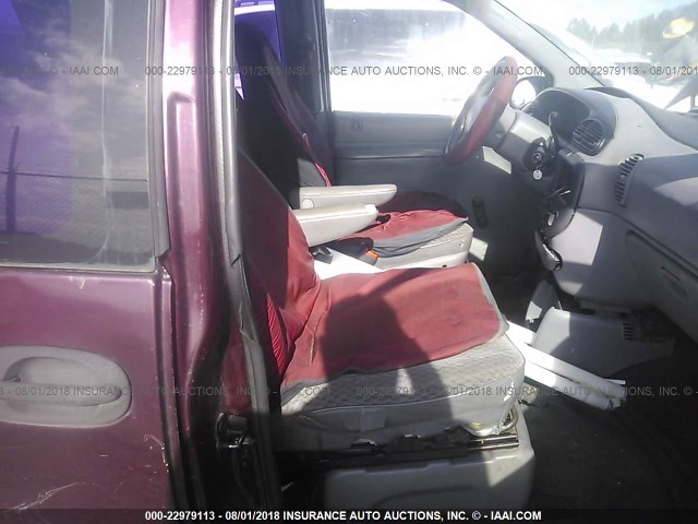 2B4FP25B8YR681728 - 2000 DODGE CARAVAN PURPLE photo 8