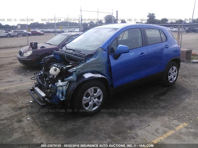 KL7CJKSB0GB621268 - 2016 CHEVROLET TRAX LS BLUE photo 2