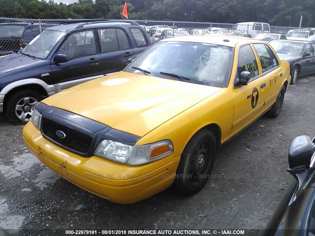 2FABP7AVXBX166284 - 2011 FORD CROWN VICTORIA S YELLOW photo 2