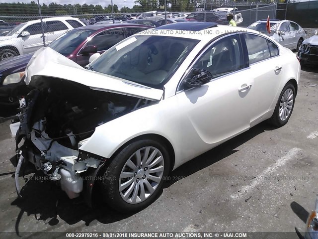 2G4GT5GV4C9130339 - 2012 BUICK REGAL PREMIUM WHITE photo 2