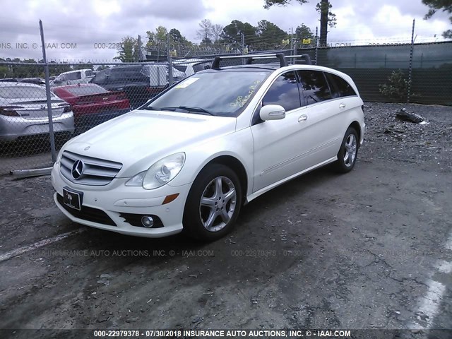 4JGCB65E18A079534 - 2008 MERCEDES-BENZ R 350 WHITE photo 2