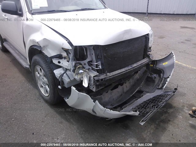 4F2CY9GG5AKM02700 - 2010 MAZDA TRIBUTE S WHITE photo 6