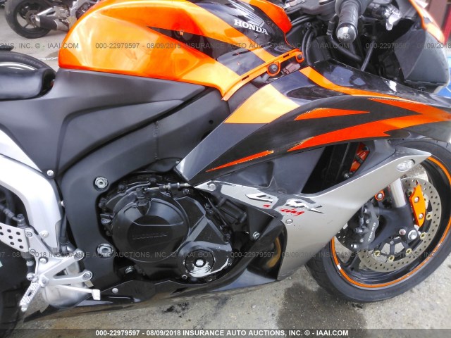 JH2PC40068M104288 - 2008 HONDA CBR600 RR ORANGE photo 8