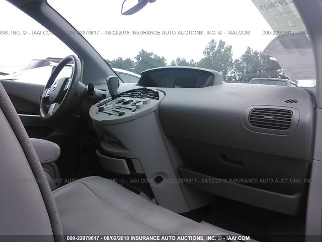 5N1BV28U35N122497 - 2005 NISSAN QUEST S/SE/SL SILVER photo 5